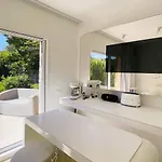 בית נופש House Boat Small By Interhome *